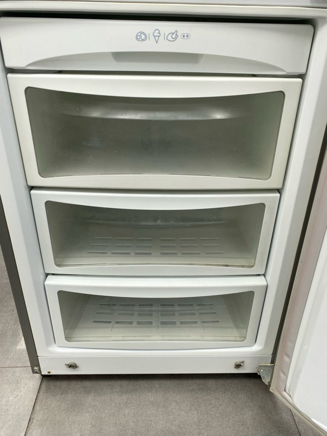 Frigorífico LG Inox Clase A 189,6x60cm con envio