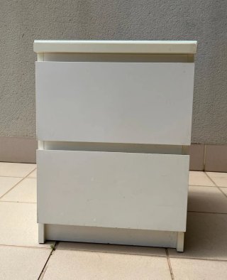 Mesita de noche blanca con cristal protector Encim