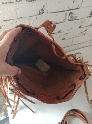 Bolso Piel Artesanía Marroquí Flecos y tachuelas