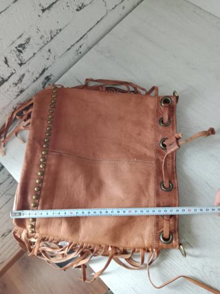 Bolso Piel Artesanía Marroquí Flecos y tachuelas
