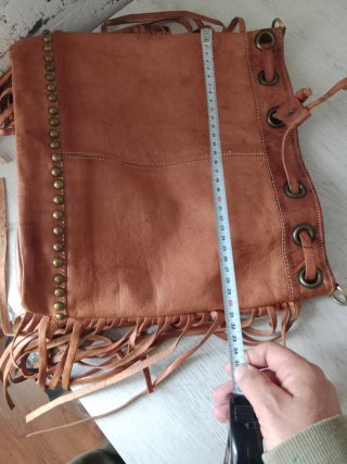 Bolso Piel Artesanía Marroquí Flecos y tachuelas