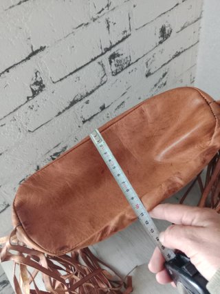 Bolso Piel Artesanía Marroquí Flecos y tachuelas