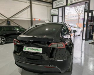 Tesla Model Y Gran autonomía con tracción trasera