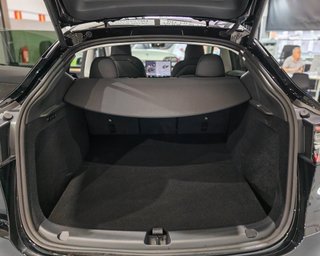 Tesla Model Y Gran autonomía con tracción trasera