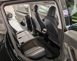 Tesla Model Y Gran autonomía con tracción trasera
