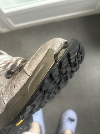 Botas de montaña beige/gris - Suela a reparar