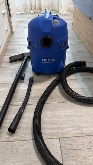 Nilfisk Aspirador 12L con función soplador