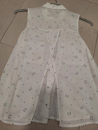 Camisa blanca estampada gatos