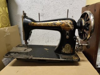 Máquina de coser Singer antigua