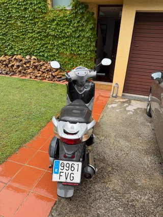 Honda SH 125i Scooter Negra y Plata