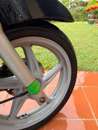 Honda SH 125i Scooter Negra y Plata