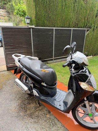 Honda SH 125i Scooter Negra y Plata