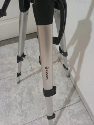 Trípode portátil para proyector/portátil