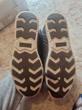 Botines deportivas nuevas talla 39 hombre