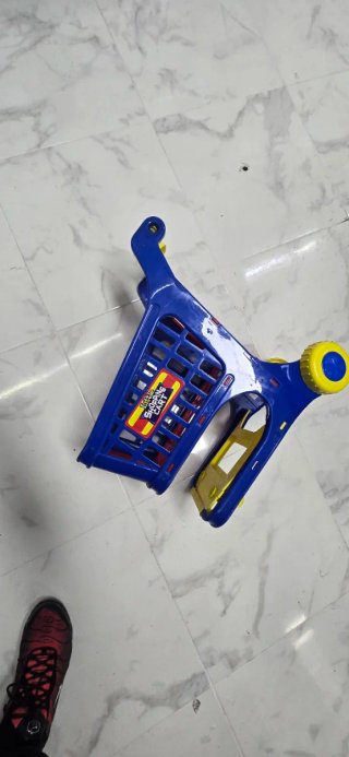Carro de compras infantil azul y rojo