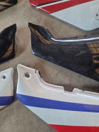 TAPA CACHA GSXR 750 1100.