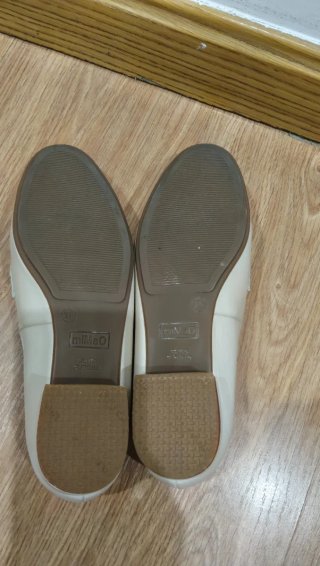 Mocasines Mimao Beige Talla 38 con Cadena Dorada