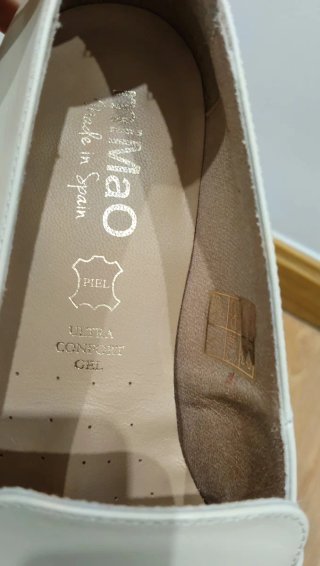 Mocasines Mimao Beige Talla 38 con Cadena Dorada