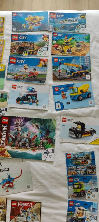 Lego, múltiples lotes.  Instrucciones incorporadas