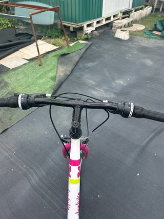 Bicicleta niña Denbike 24 rosa y blanca