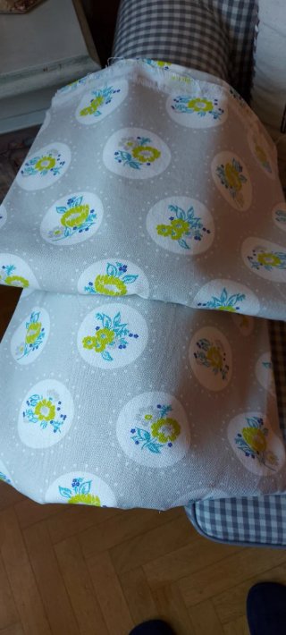 2 trozos tela cortina floral gris y amarillo