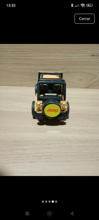 Jeep Amarillo Juguete