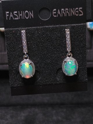 Pendientes de ópalo natural
