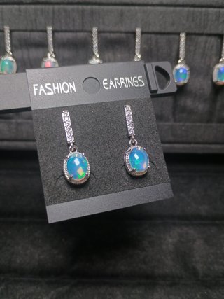 Pendientes de ópalo natural