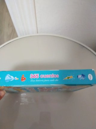 Libro de cuentos 365 Disney