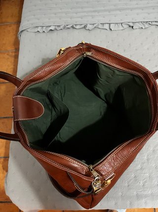 Bolso y neceser de cuero marrón