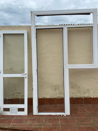 Ventana y puerta de aluminio,