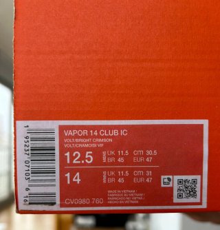 Botas de fútbol talla 47 EUR - 11.5 UK.