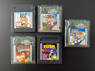 Nintendo Game Boy Color con 5 juegos