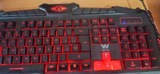 Teclado Gaming Wortex con Luz Roja