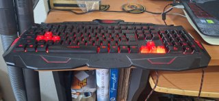 Teclado Gaming Wortex con Luz Roja