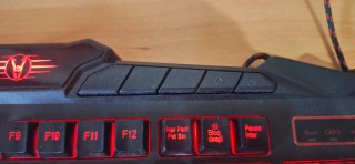 Teclado Gaming Wortex con Luz Roja