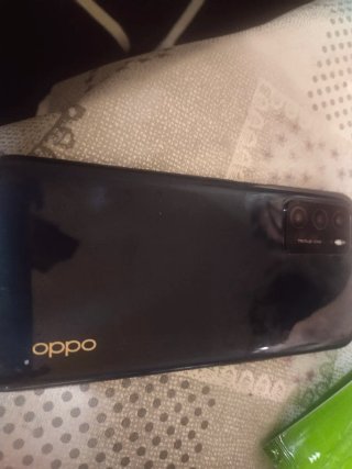 Móvil Oppo azul multicolor