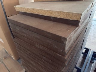 30m2 DE SUELO TÉCNICO + PEANAS REGISTRABLE ELEVADO