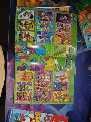 Lote de Cómics Guía de Superthings