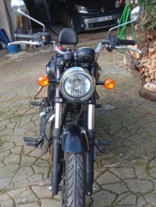 Moto Royal Enfield Negra Meteor 350cc.