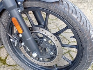 Moto Royal Enfield Negra Meteor 350cc.