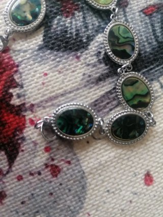 Pulsera plateada bisutería con piedras ovaladas
