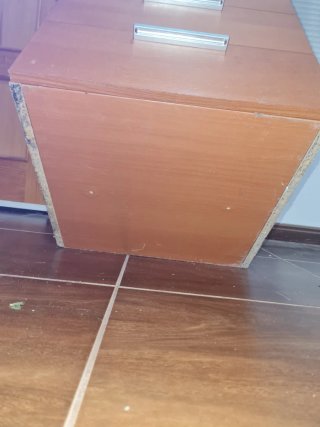 Sinfonier de madera marrón