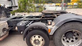 Tractor Iveco 3 ejes