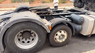 Tractor Iveco 3 ejes
