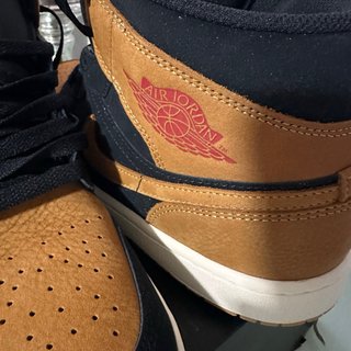 Zapatillas Jordan one Mid Negras y Marrones