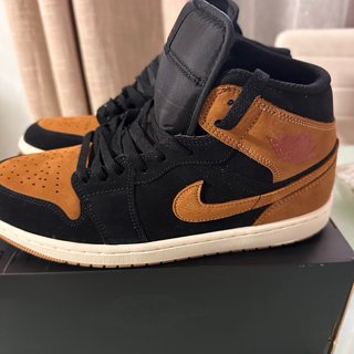 Zapatillas Jordan one Mid Negras y Marrones