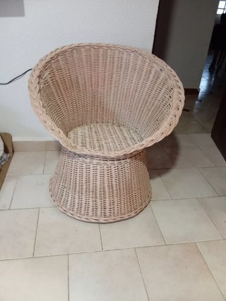 Sillón de mimbre redondo