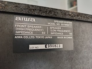 Altavoces Aiwa Negros y Plateados