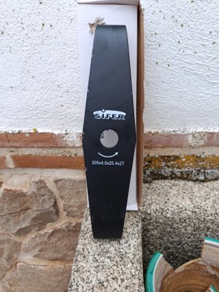 Cuchilla desbrozadora 2T 305x4.0x25.4. sin estrena